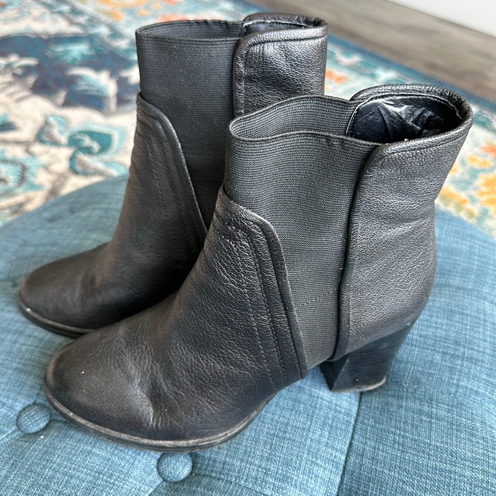 KENNETH COLE leather booties